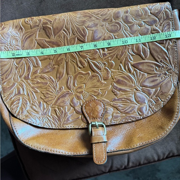 Patricia Nash Tan Leather Rosolini Floral Tooled Buckle Crossbody Saddle Bag - Picture 8 of 10
